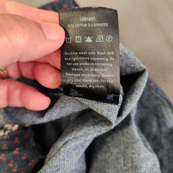 7 DIAMONDS Denim Stretch SS Button Down Mens M Navy Blue Red Geometric  Casual - Picture 6 of 10